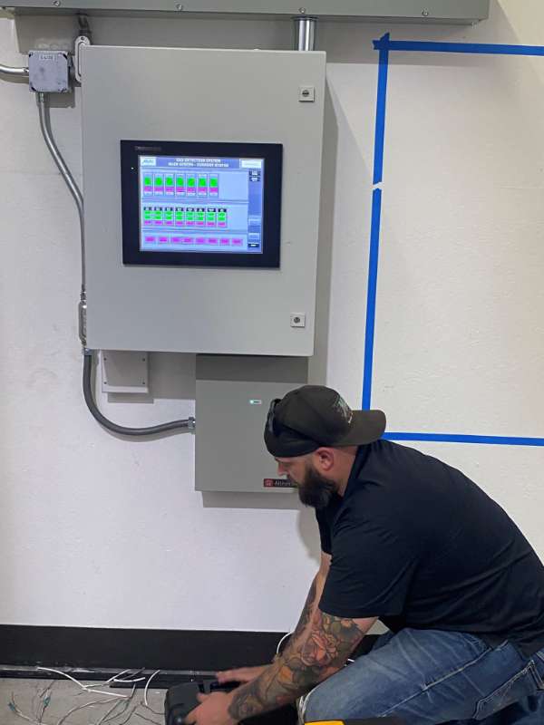 Plc With Integrated Hmi In Door Face 1